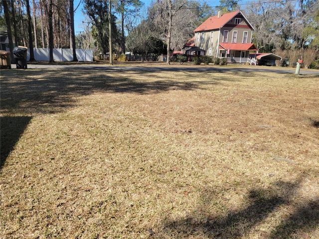 1408 NE 15TH PLACE, Ocala, FL 34470