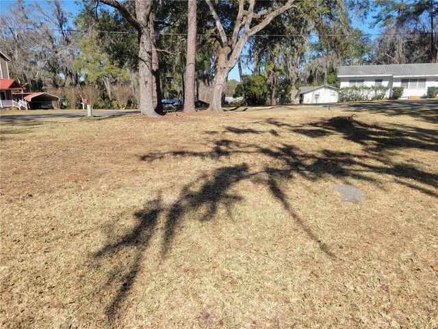 1408 NE 15TH PLACE, Ocala, FL 34470