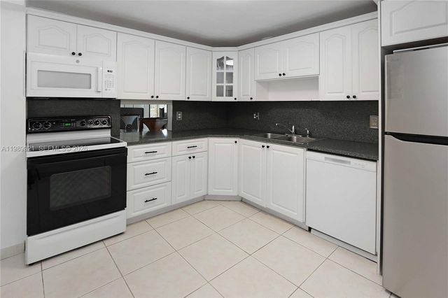 2821 N Miami Beach Boulevard 2K, North Miami Beach, FL 33160