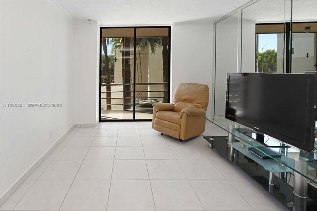 2821 N Miami Beach Boulevard 2K, North Miami Beach, FL 33160