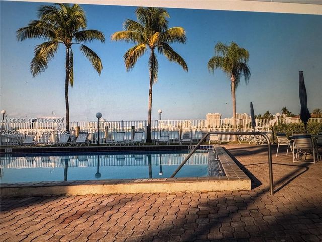 2821 N Miami Beach Boulevard 2K, North Miami Beach, FL 33160