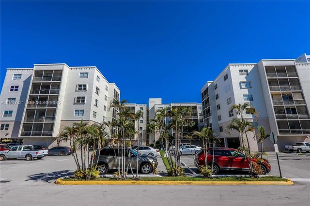 2821 N Miami Beach Boulevard 2K, North Miami Beach, FL 33160