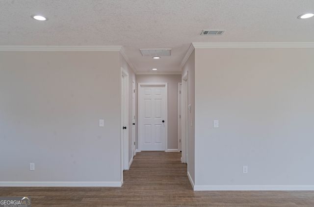 227 Twinn Lakes Drive, Baxley, GA 31513