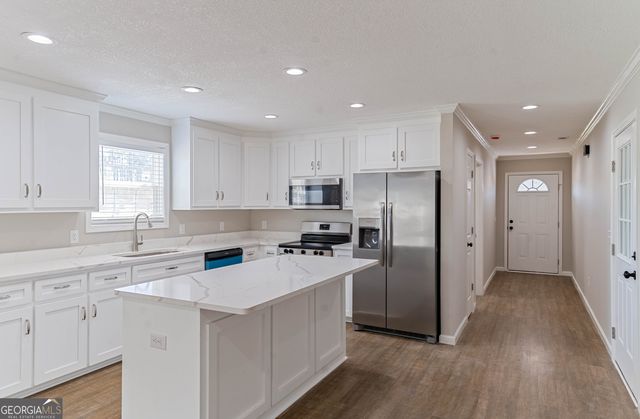 227 Twinn Lakes Drive, Baxley, GA 31513