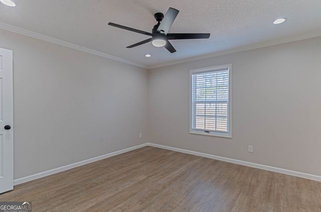 227 Twinn Lakes Drive, Baxley, GA 31513