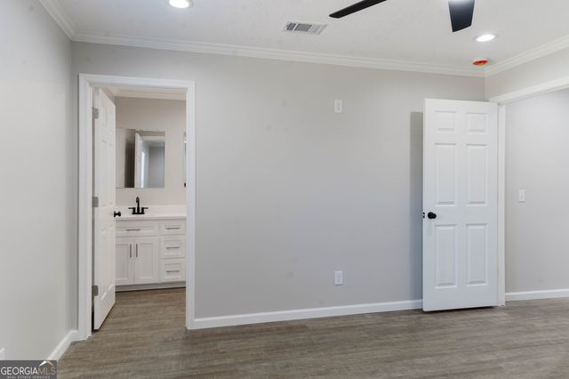 227 Twinn Lakes Drive, Baxley, GA 31513