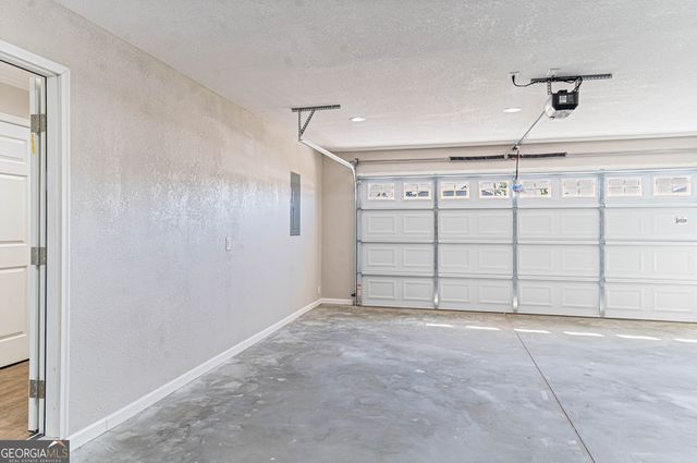 227 Twinn Lakes Drive, Baxley, GA 31513