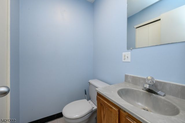 1614 Spruce Hills Dr, Glen Gardner Boro, NJ 08826