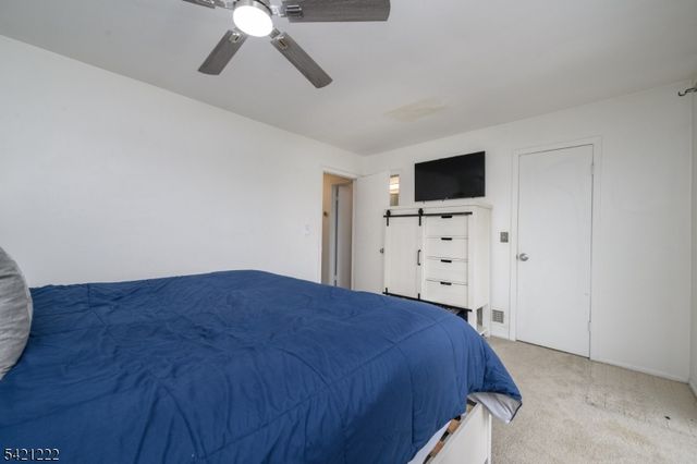 1614 Spruce Hills Dr, Glen Gardner Boro, NJ 08826