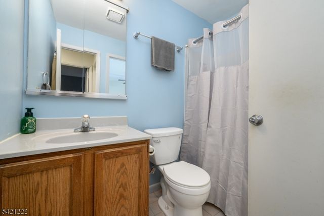 1614 Spruce Hills Dr, Glen Gardner Boro, NJ 08826