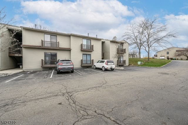 1614 Spruce Hills Dr, Glen Gardner Boro, NJ 08826