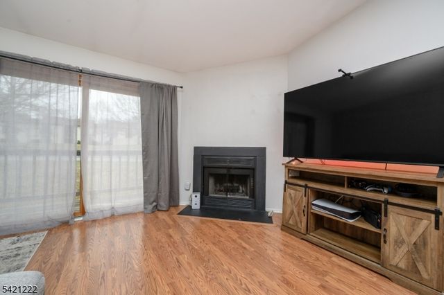 1614 Spruce Hills Dr, Glen Gardner Boro, NJ 08826