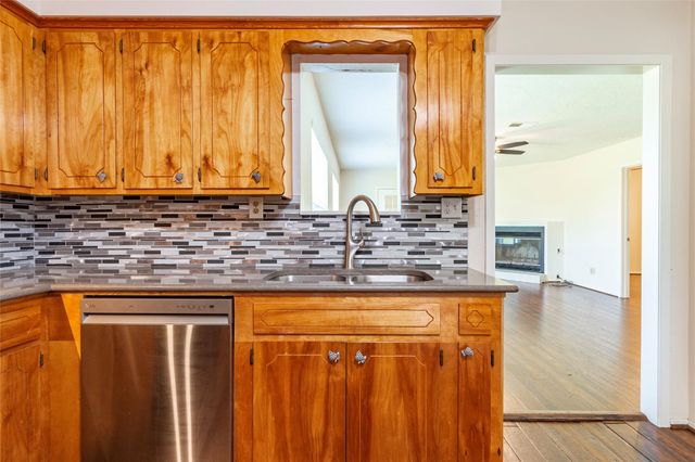 5383 Wilson Avenue, Alvin, TX 77511