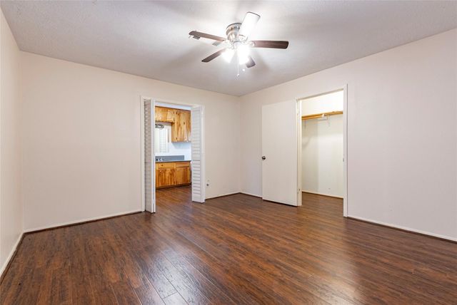 5383 Wilson Avenue, Alvin, TX 77511
