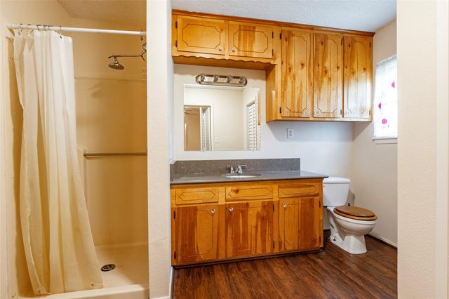 5383 Wilson Avenue, Alvin, TX 77511