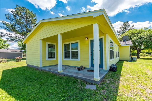 5383 Wilson Avenue, Alvin, TX 77511