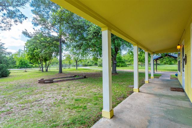 5383 Wilson Avenue, Alvin, TX 77511