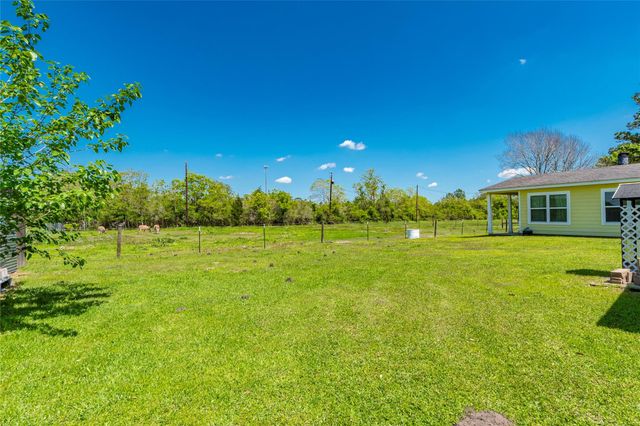 5383 Wilson Avenue, Alvin, TX 77511