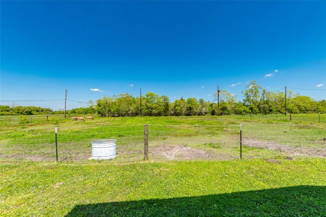 5383 Wilson Avenue, Alvin, TX 77511