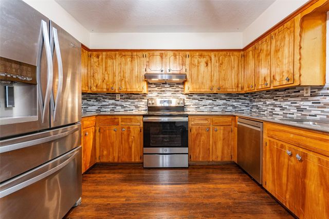 5383 Wilson Avenue, Alvin, TX 77511