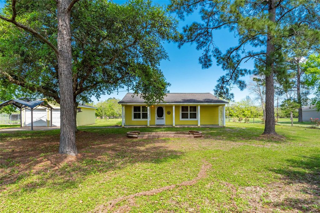 5383 Wilson Avenue, Alvin, TX 77511