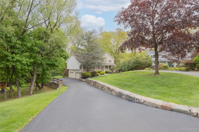 1 Alexa Court, Pearl River, NY 10965