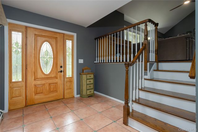 1 Alexa Court, Pearl River, NY 10965