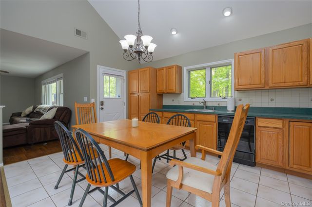 1 Alexa Court, Pearl River, NY 10965