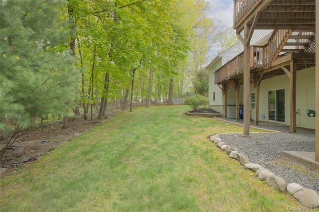 1 Alexa Court, Pearl River, NY 10965