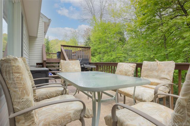 1 Alexa Court, Pearl River, NY 10965