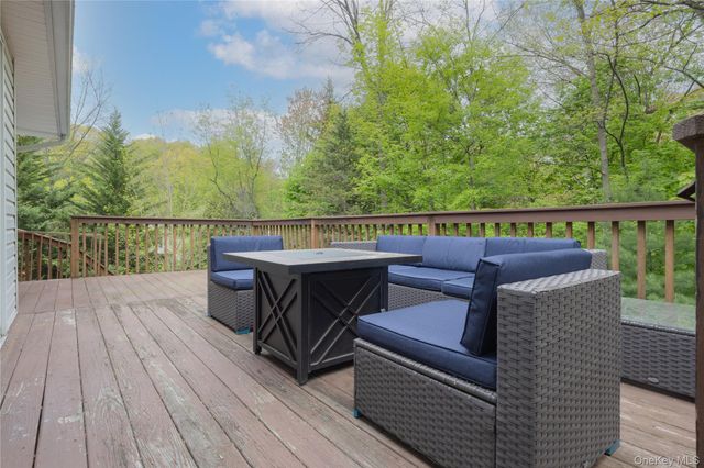 1 Alexa Court, Pearl River, NY 10965