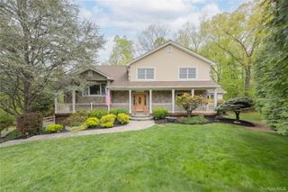 1 Alexa Court, Pearl River, NY 10965