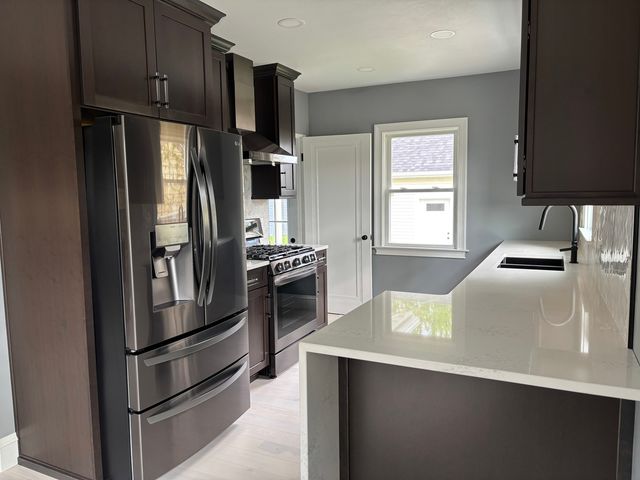 2407 Warren Street, Davenport, IA 52804