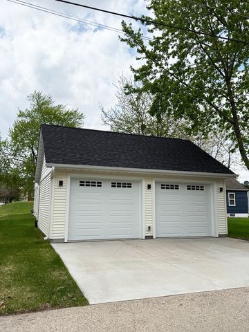 2407 Warren Street, Davenport, IA 52804