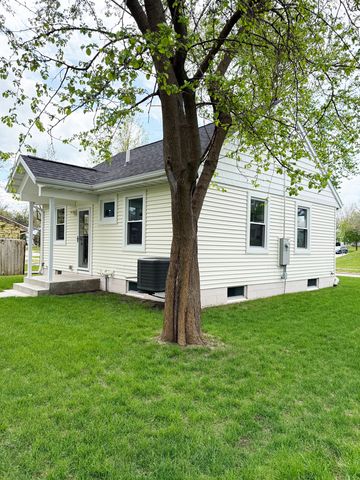 2407 Warren Street, Davenport, IA 52804