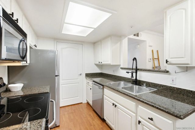 12015 Alta Carmel Ct 302, San Diego, CA 92128