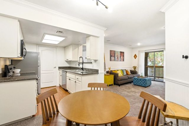 12015 Alta Carmel Ct 302, San Diego, CA 92128