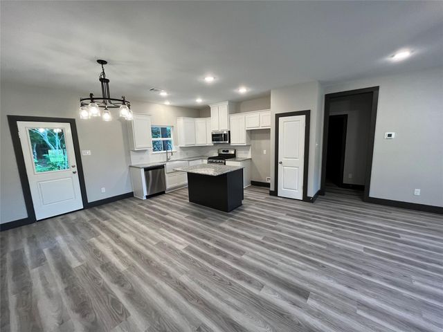 111 Heatherbrook, Somerville, TX 77879