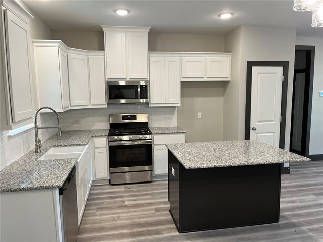 111 Heatherbrook, Somerville, TX 77879