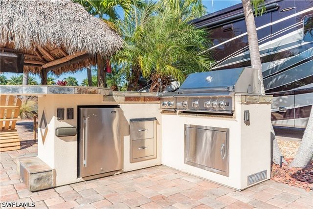 5216 Pineland Daisy TRL, Fort Myers, FL 33905