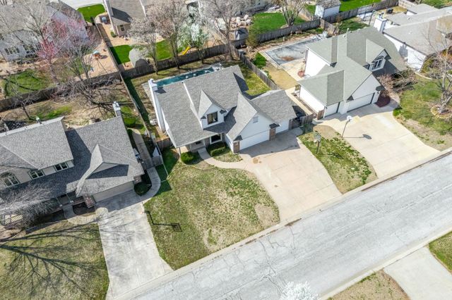 127 S Springwood, Derby, KS 67037