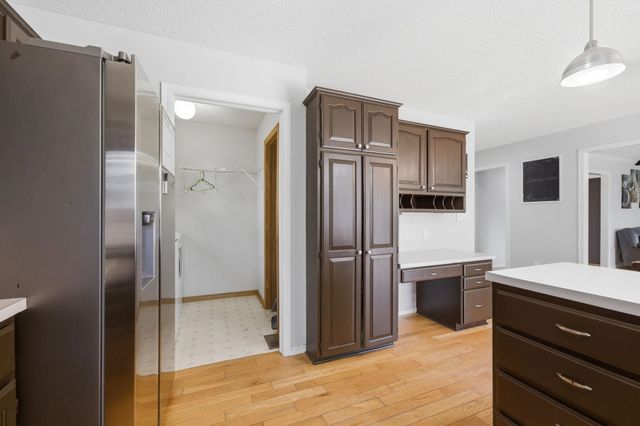 127 S Springwood, Derby, KS 67037