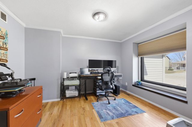 127 S Springwood, Derby, KS 67037