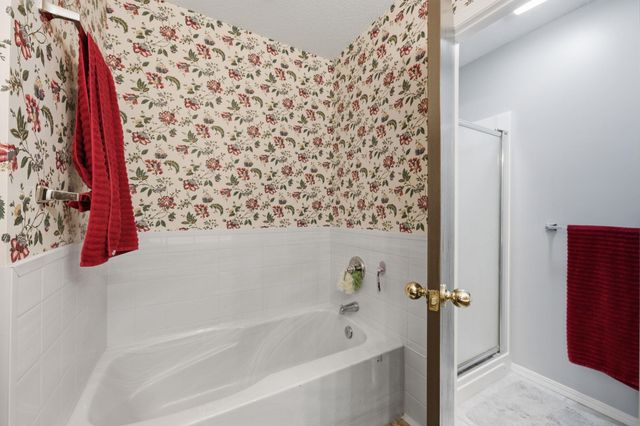 127 S Springwood, Derby, KS 67037