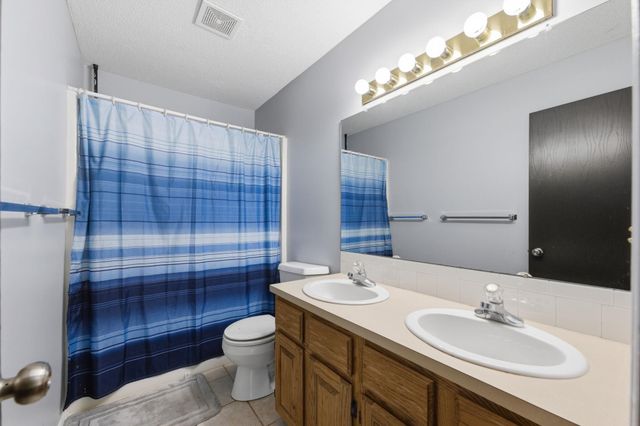 127 S Springwood, Derby, KS 67037