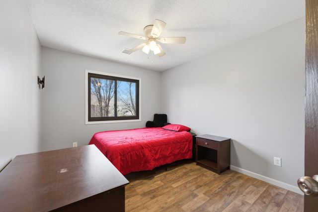 127 S Springwood, Derby, KS 67037