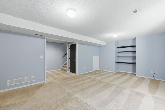 127 S Springwood, Derby, KS 67037