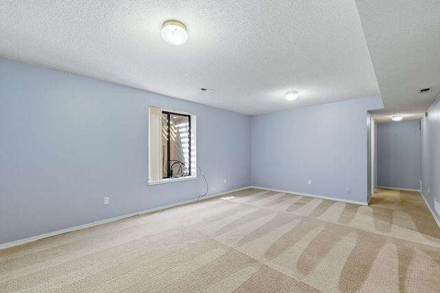 127 S Springwood, Derby, KS 67037