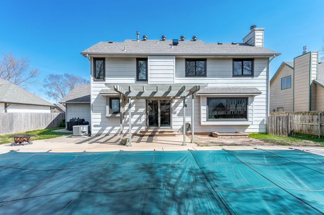 127 S Springwood, Derby, KS 67037