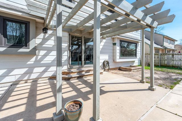 127 S Springwood, Derby, KS 67037